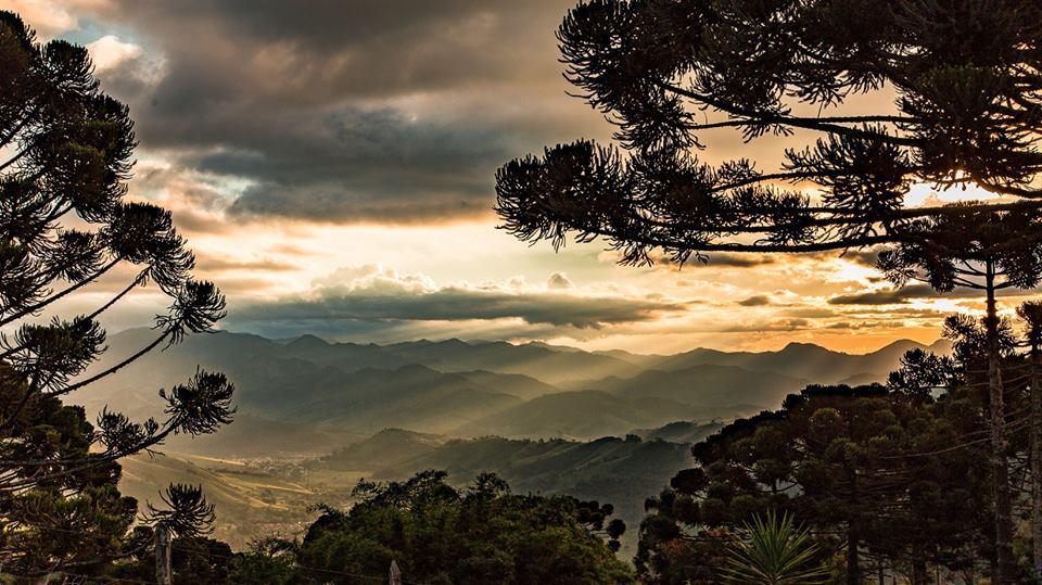 Chales Pedra Do Bau เซาเบนโตโดซาปูไค ภายนอก รูปภาพ
